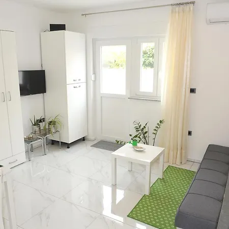 Ondina Apartman Póla